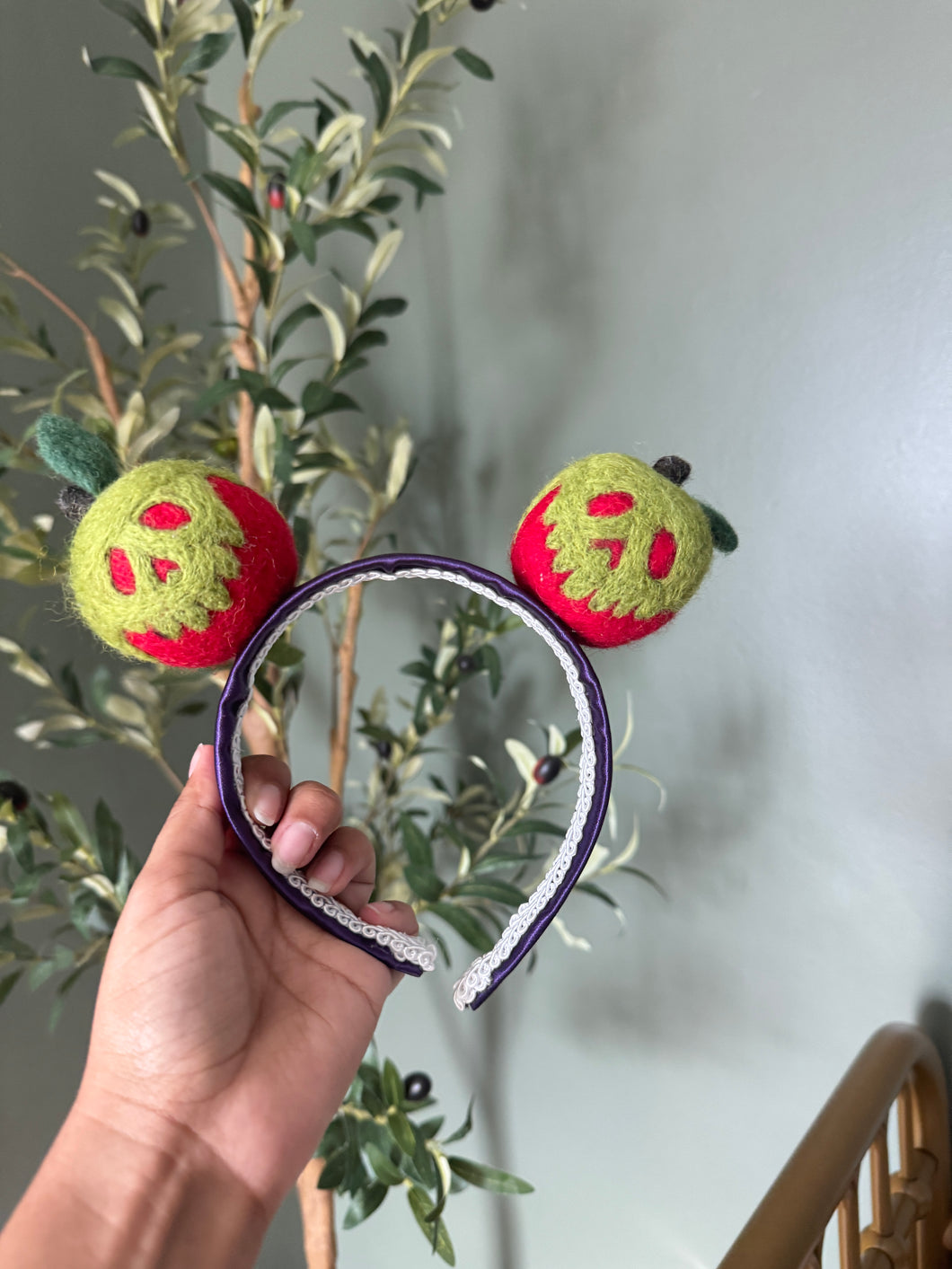 The Poison Apple Crown
